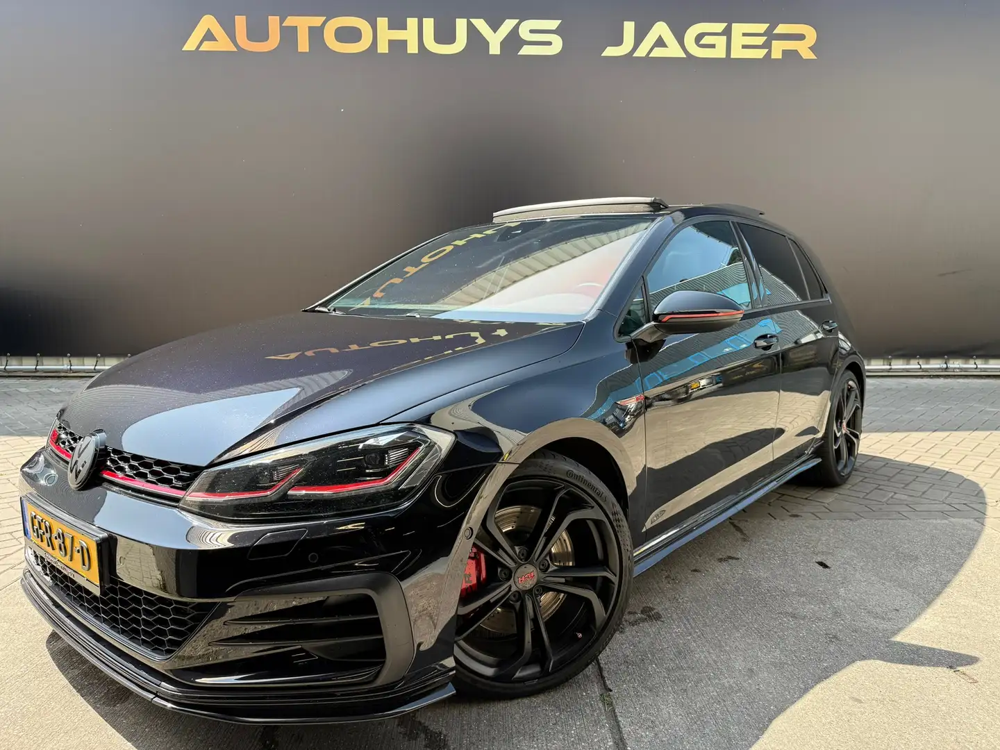 Volkswagen Golf GTI 2.0 TSI TCR|Pano|Akrapovic|Dynaudio|Leer|dodehoek| Zwart - 1