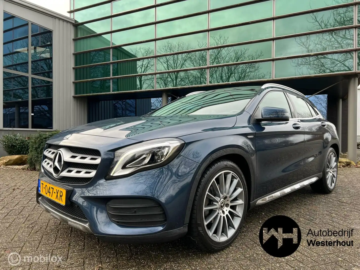Mercedes-Benz GLA 180 Business Solution AMG Limited Automaat panorama fa Kék - 2