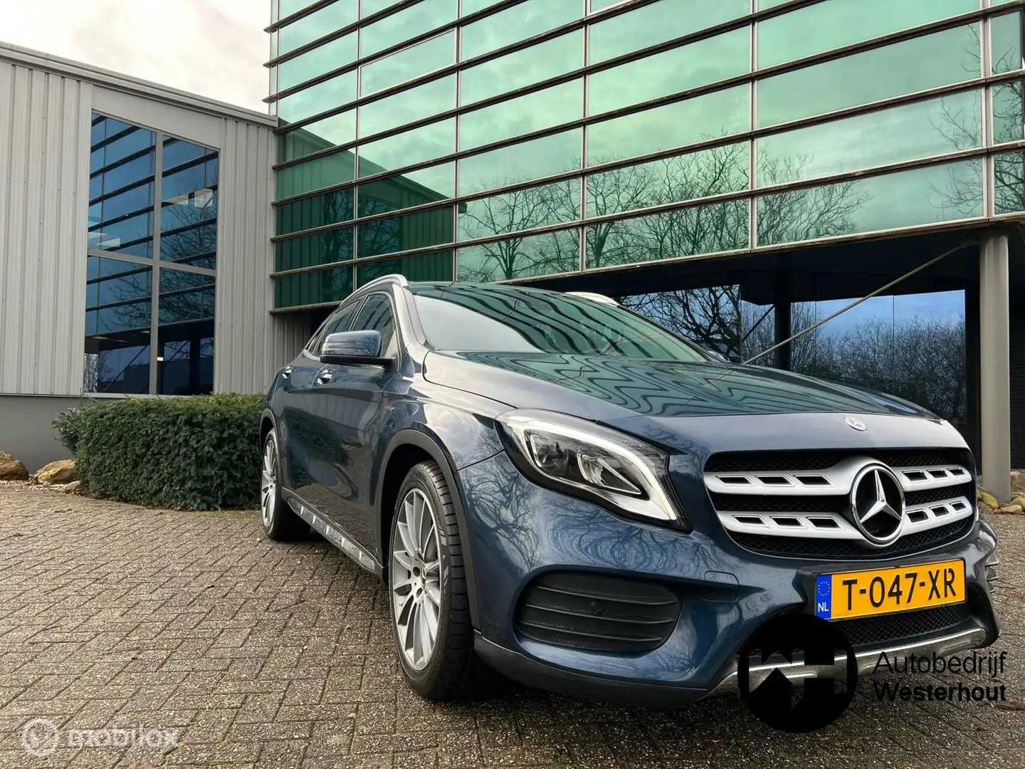 Mercedes-Benz GLA 180 Business Solution AMG Limited Automaat panorama fa Kék - 1