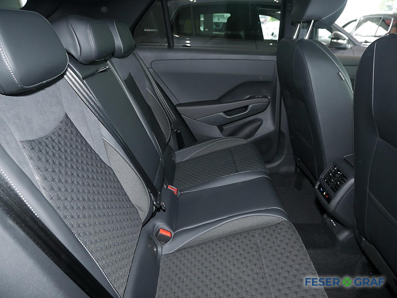 Volkswagen T-Roc 1.5 eTSI R-Line Black DSG Matrix Navi RüKa — photo 6