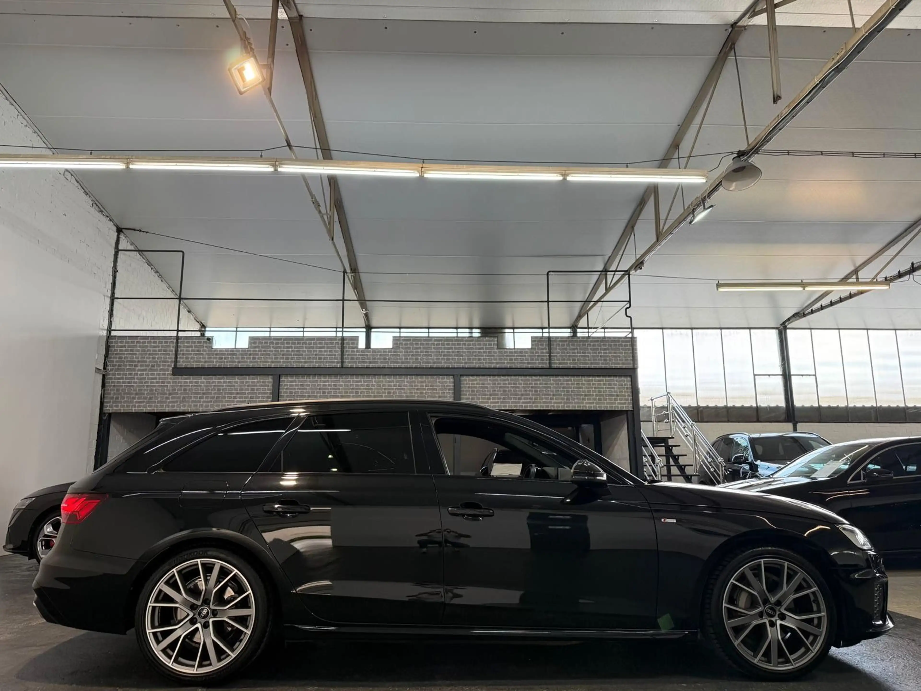 Audi A4 Avant 40 TFSI quattro /3x S line/KAMERA — photo 6