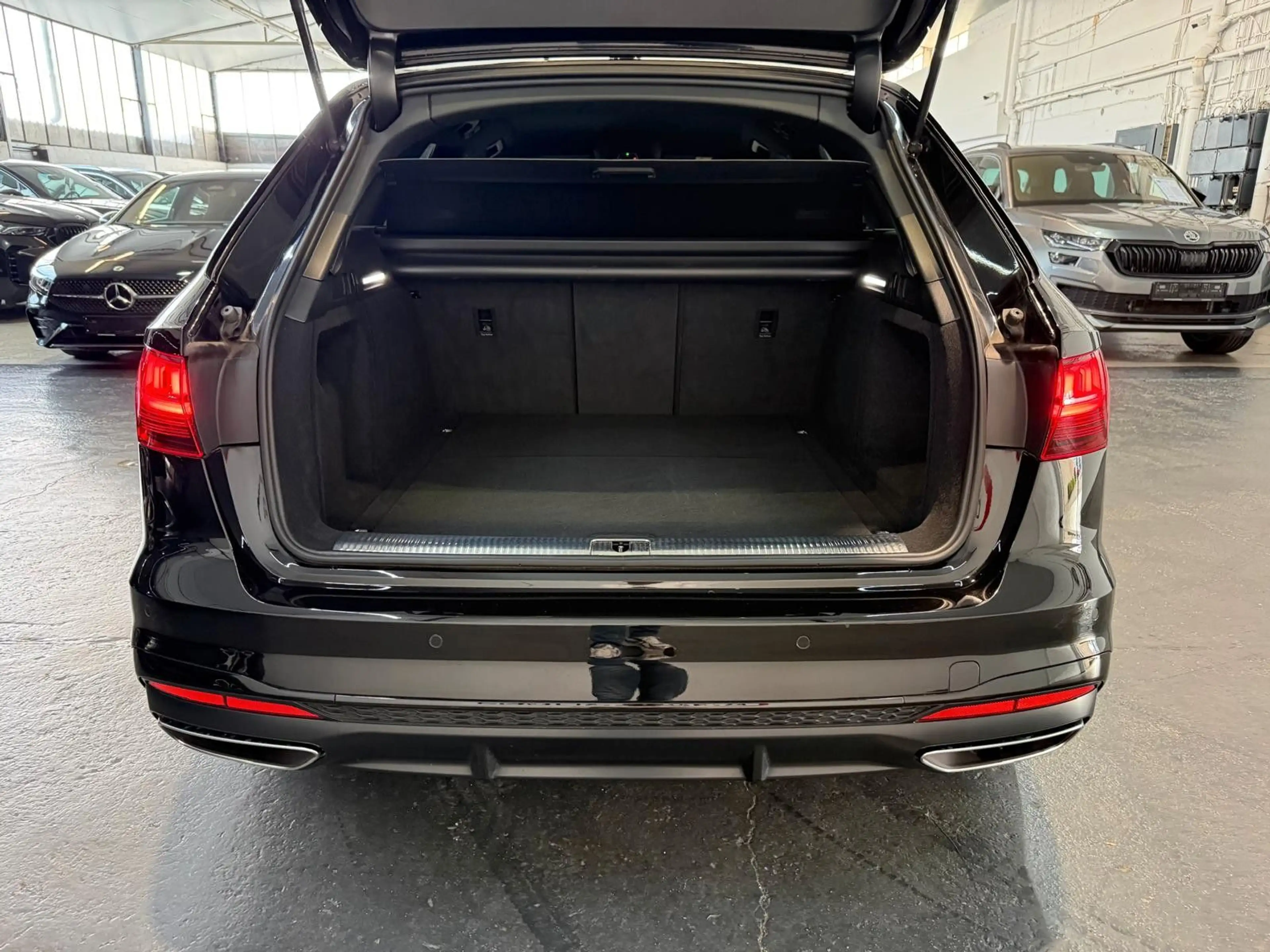 Audi A4 Avant 40 TFSI quattro /3x S line/KAMERA — photo 13