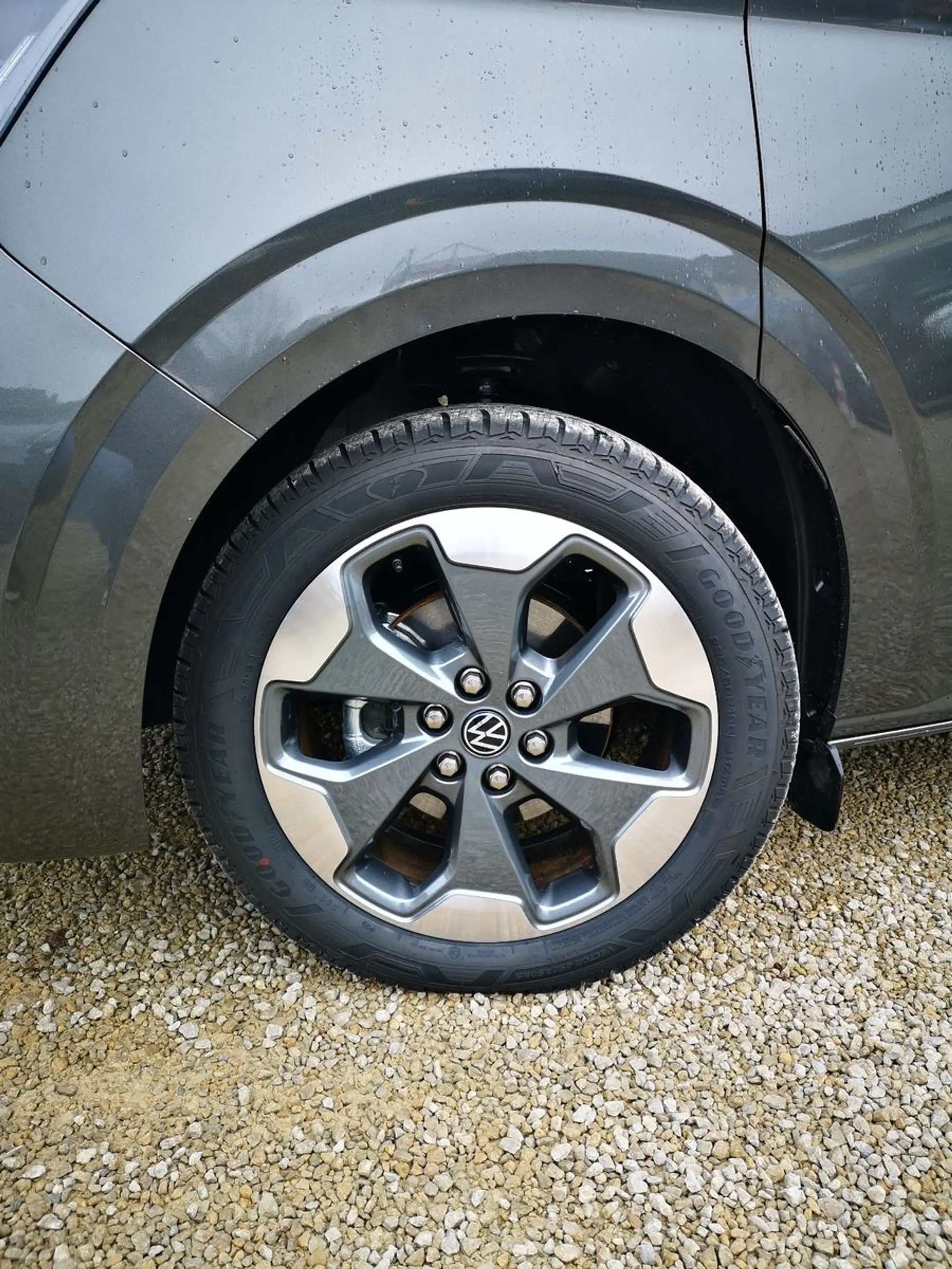 Volkswagen T7 Caravelle Style, KR, Navi, 70L Tank — photo 12