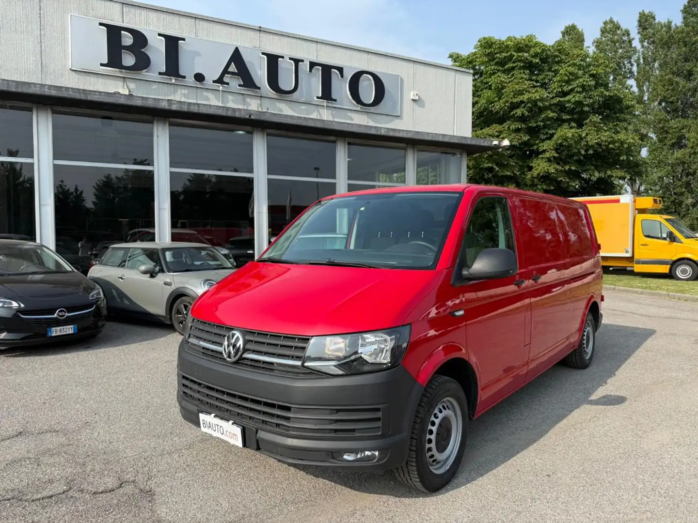 Volkswagen T6.1 Transporter 2.0 TDI 140CV PL Furgone Business Rojo - 1