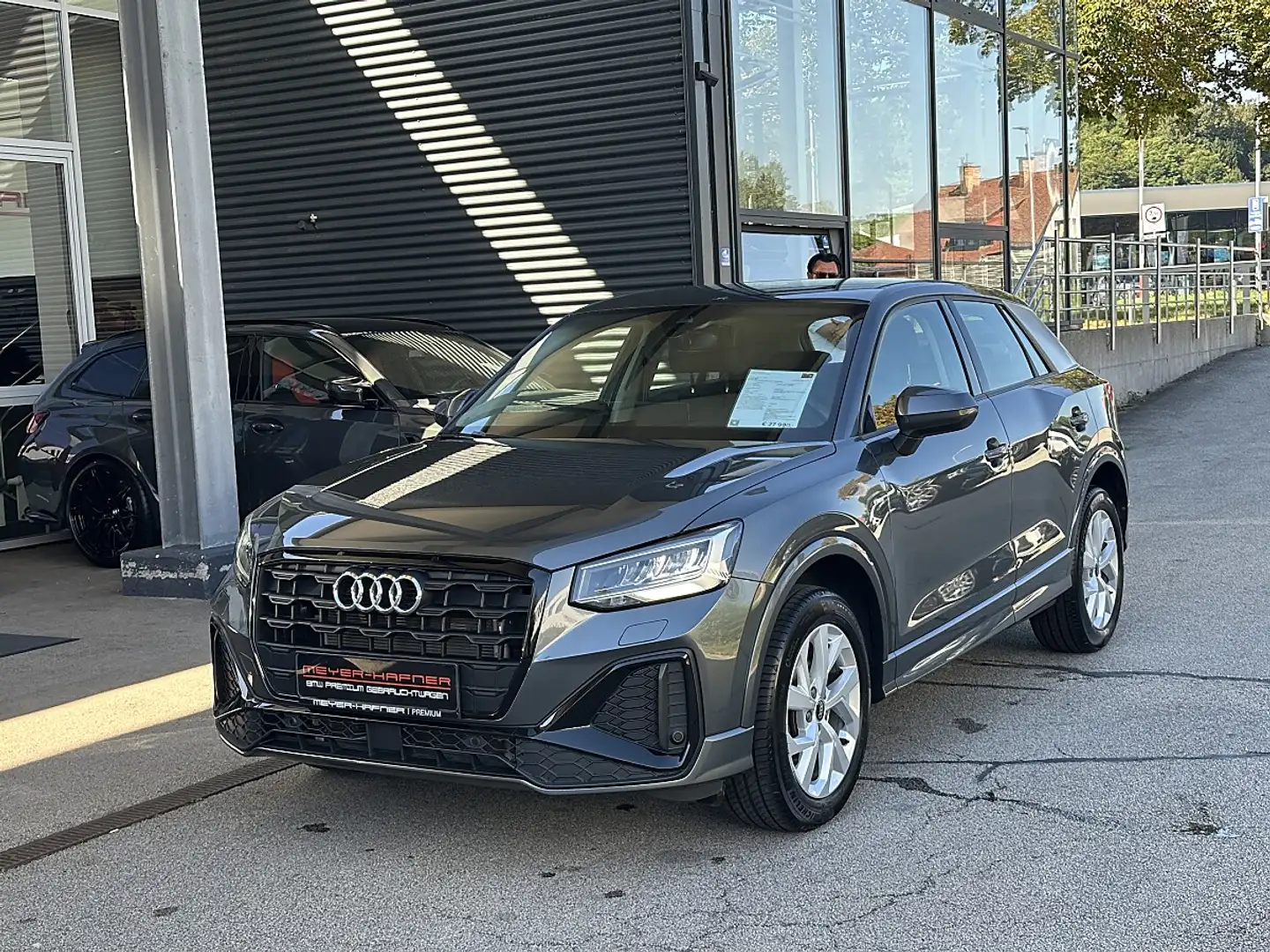 Audi Q2 30 TDI S-line S-tronic / Sportsitz / Assistenzp... Grau - 1