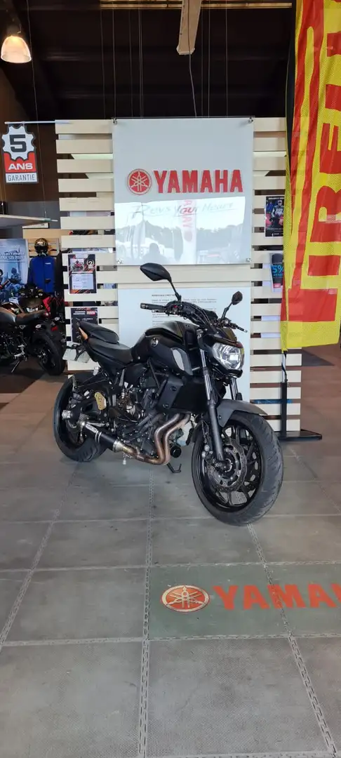 Yamaha MT-07 Noir - 1