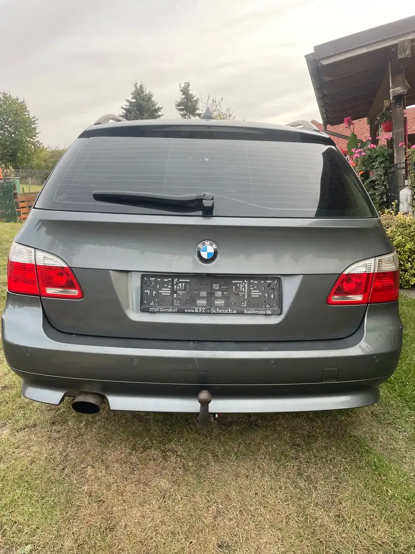 BMW 520 520d Touring Grau - 2