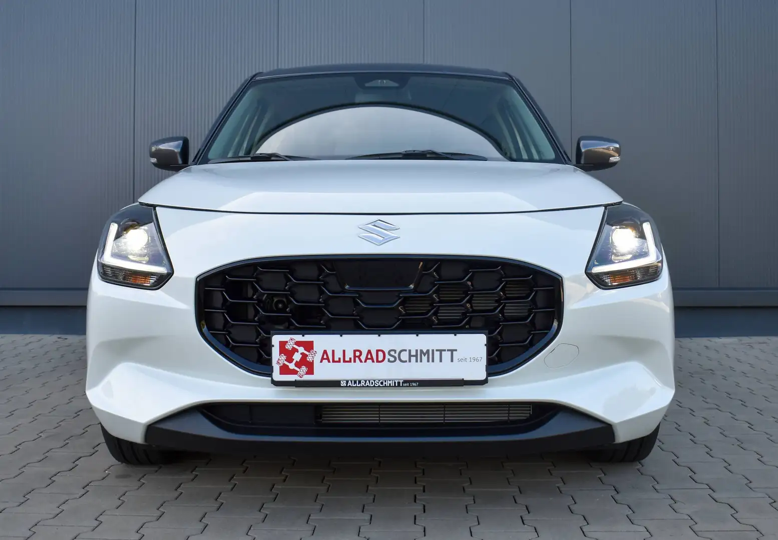 Suzuki Swift Comfort+ 1.2l M/T Dualjet Hybrid - 2