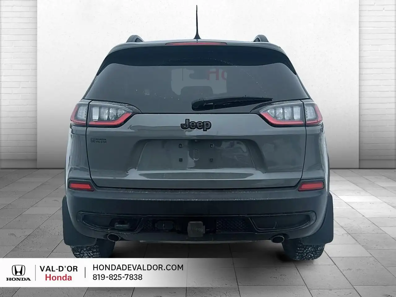 Jeep Cherokee снимка Jeep Cherokee
