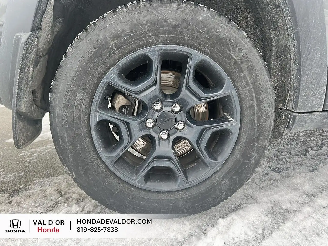 Jeep Cherokee снимка Jeep Cherokee