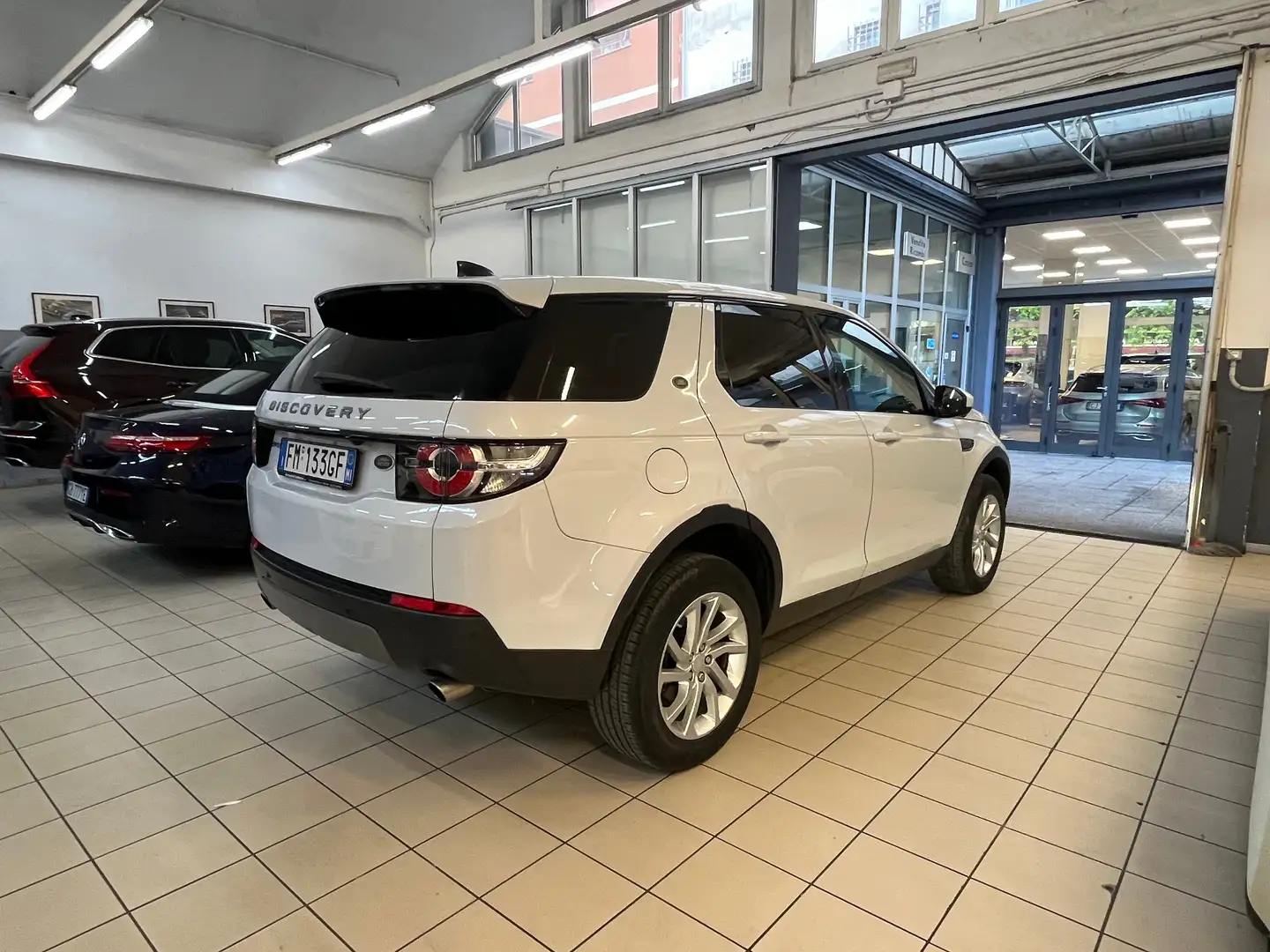 Land Rover Discovery Sport 2.0 td4 Pure Business edition  awd 180cv auto Bianco - 2