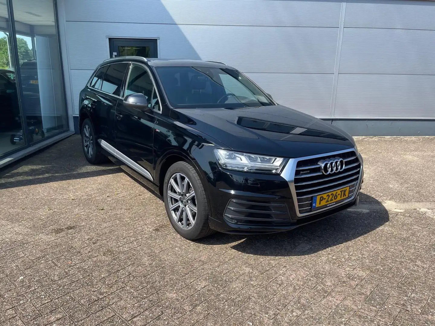 Audi Q7 3.0 TDI 272PK QUATTRO | S-LINE | 7 PERS Zwart - 2