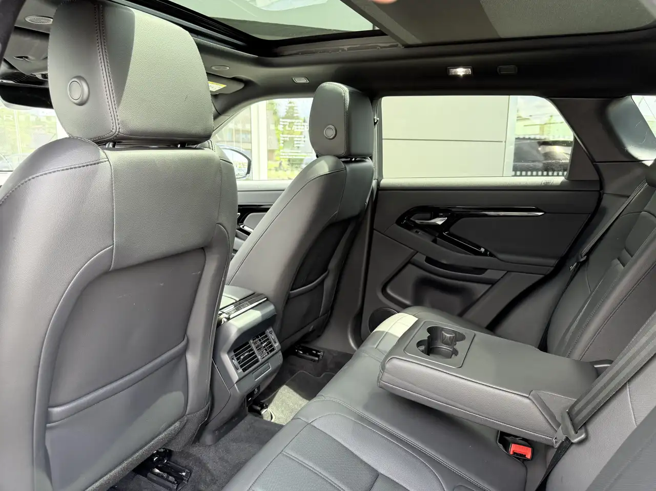Land Rover Range Rover Evoque 2026 — фото 12