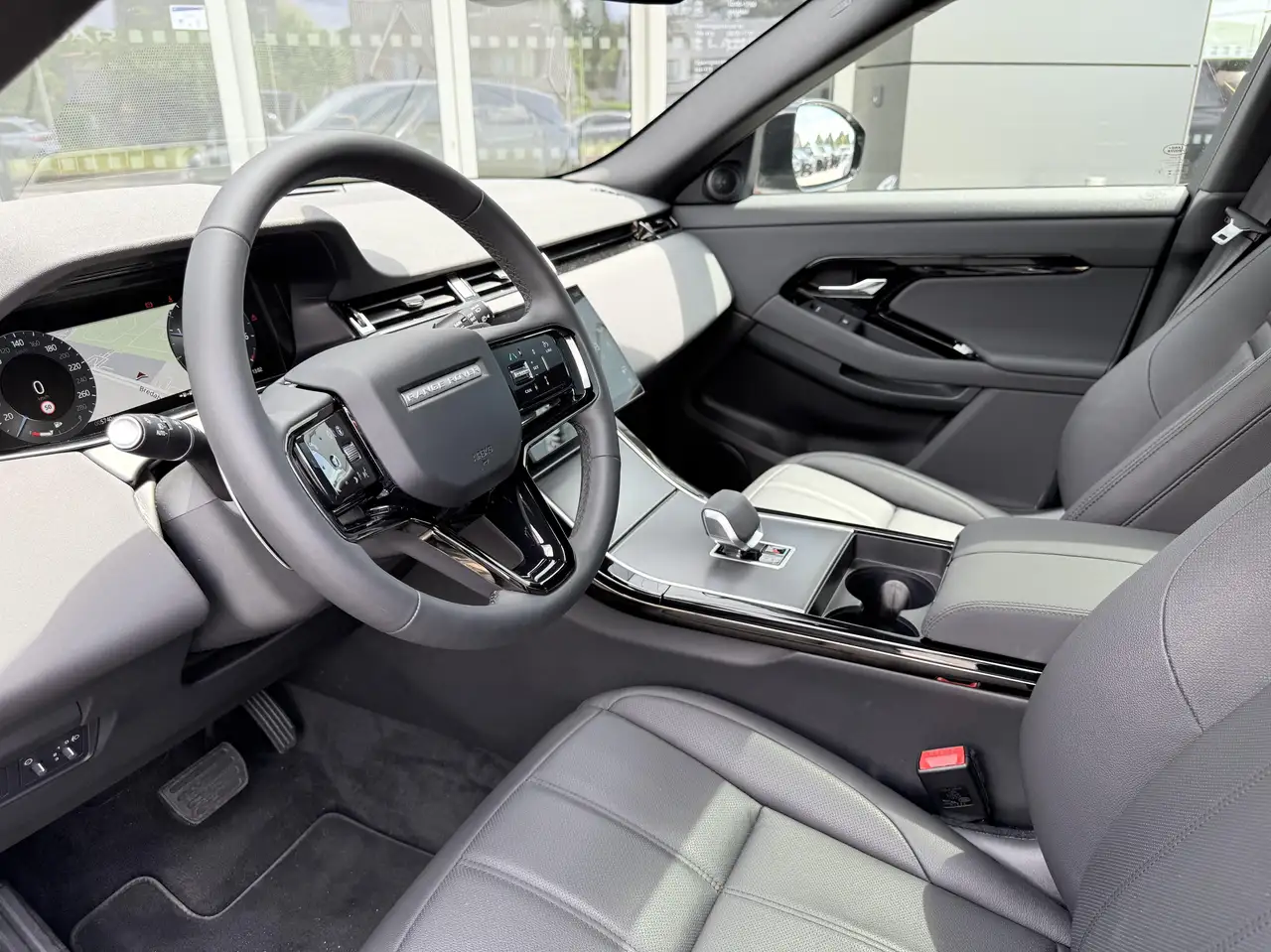 Land Rover Range Rover Evoque 2026 — фото 7