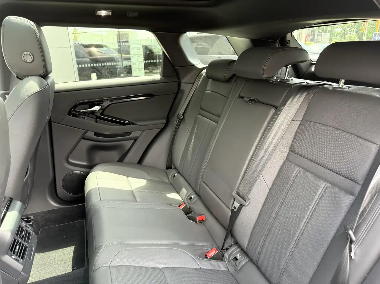 Land Rover Range Rover Evoque 2026 — фото 11