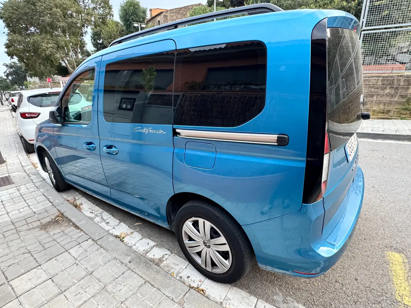 Volkswagen Caddy Caddy 1.5 TSI California 114 California Azul - 2