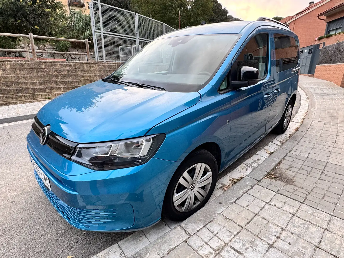 Volkswagen Caddy Caddy 1.5 TSI California 114 California Azul - 1