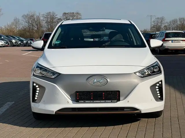 Hyundai Ioniq view 2