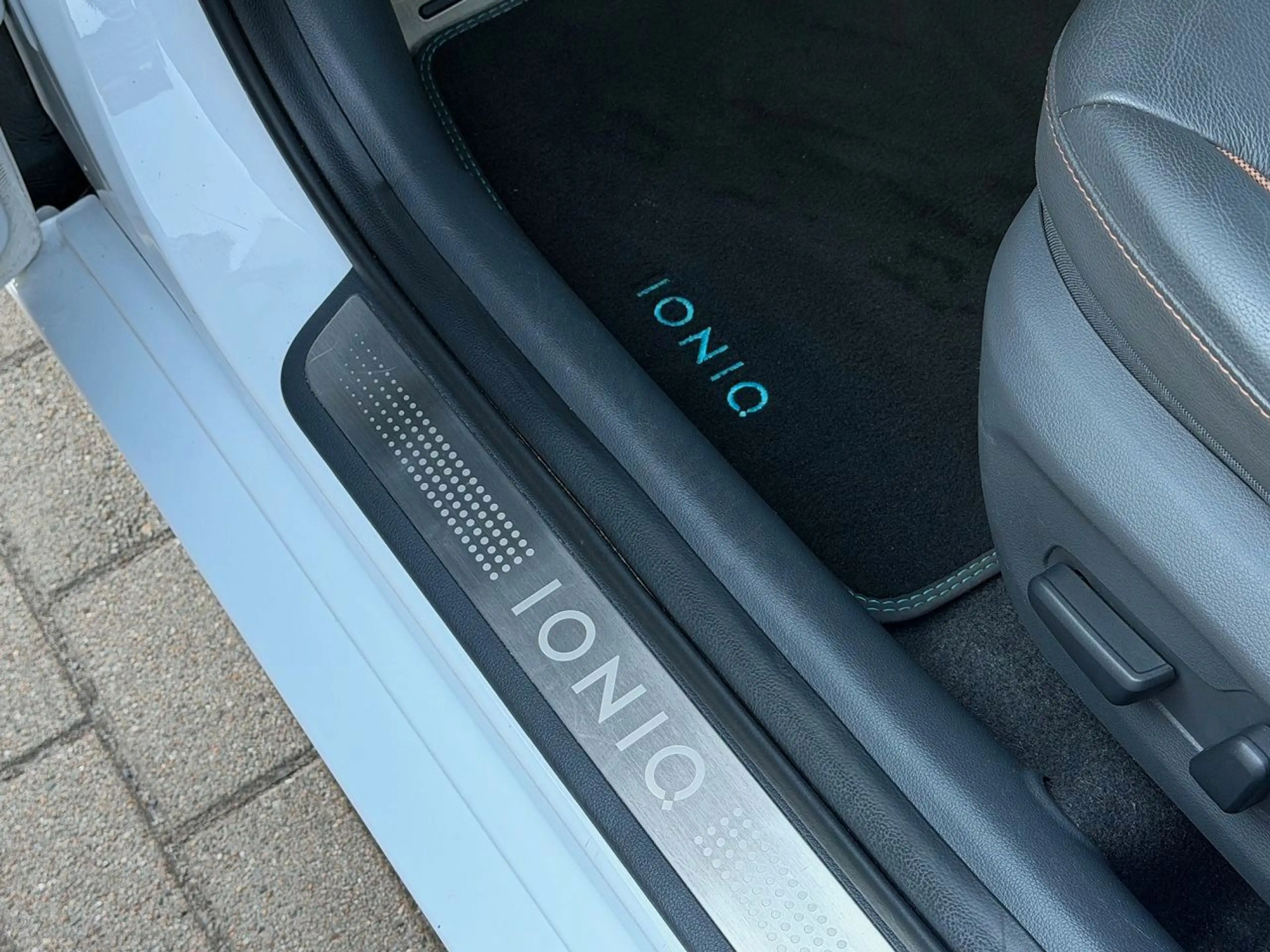 Hyundai IONIQ EV Premium *Schiebedach*Totwinkel*ACC*LED* — photo 15