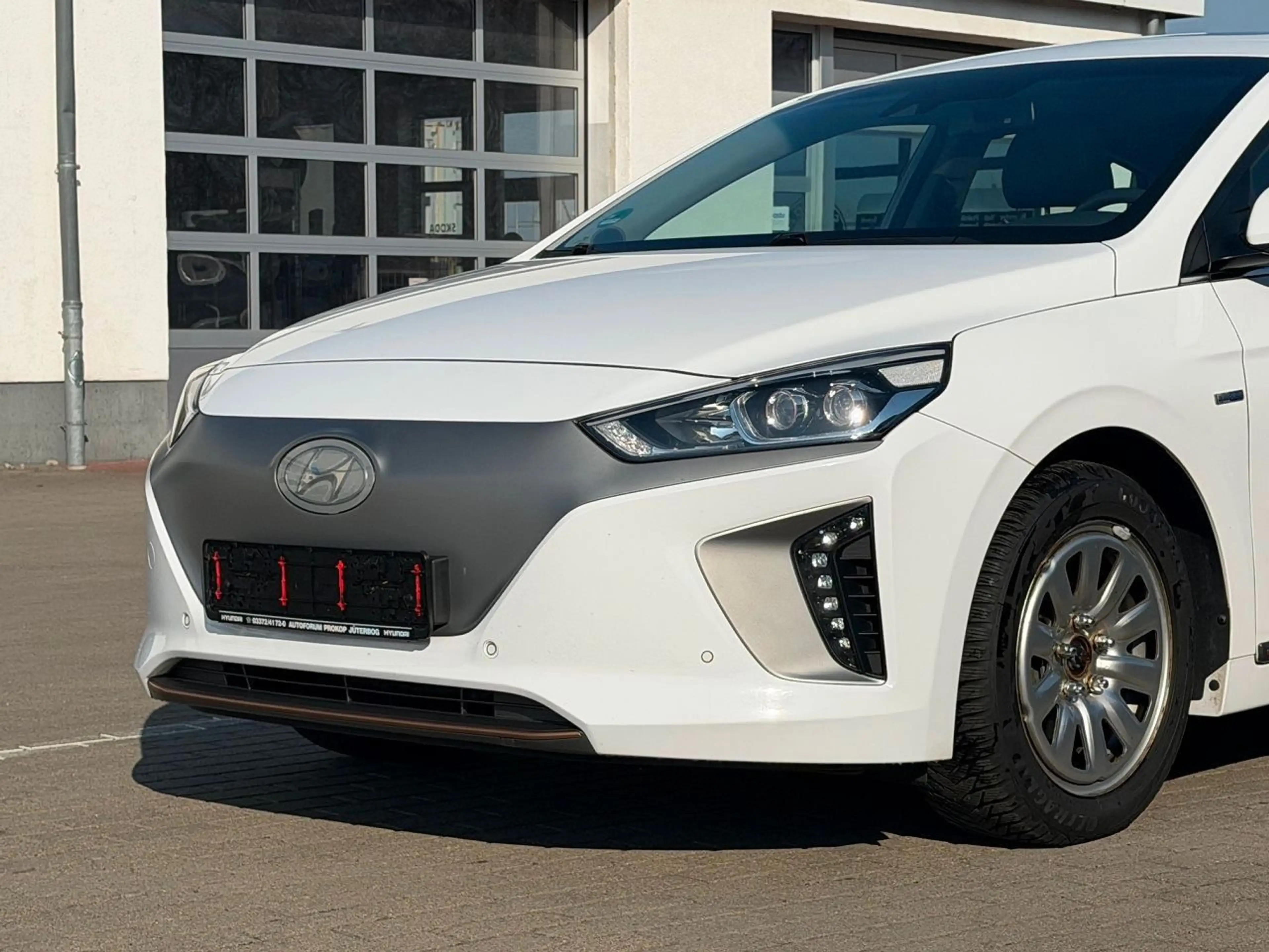 Hyundai IONIQ EV Premium *Schiebedach*Totwinkel*ACC*LED* — photo 4