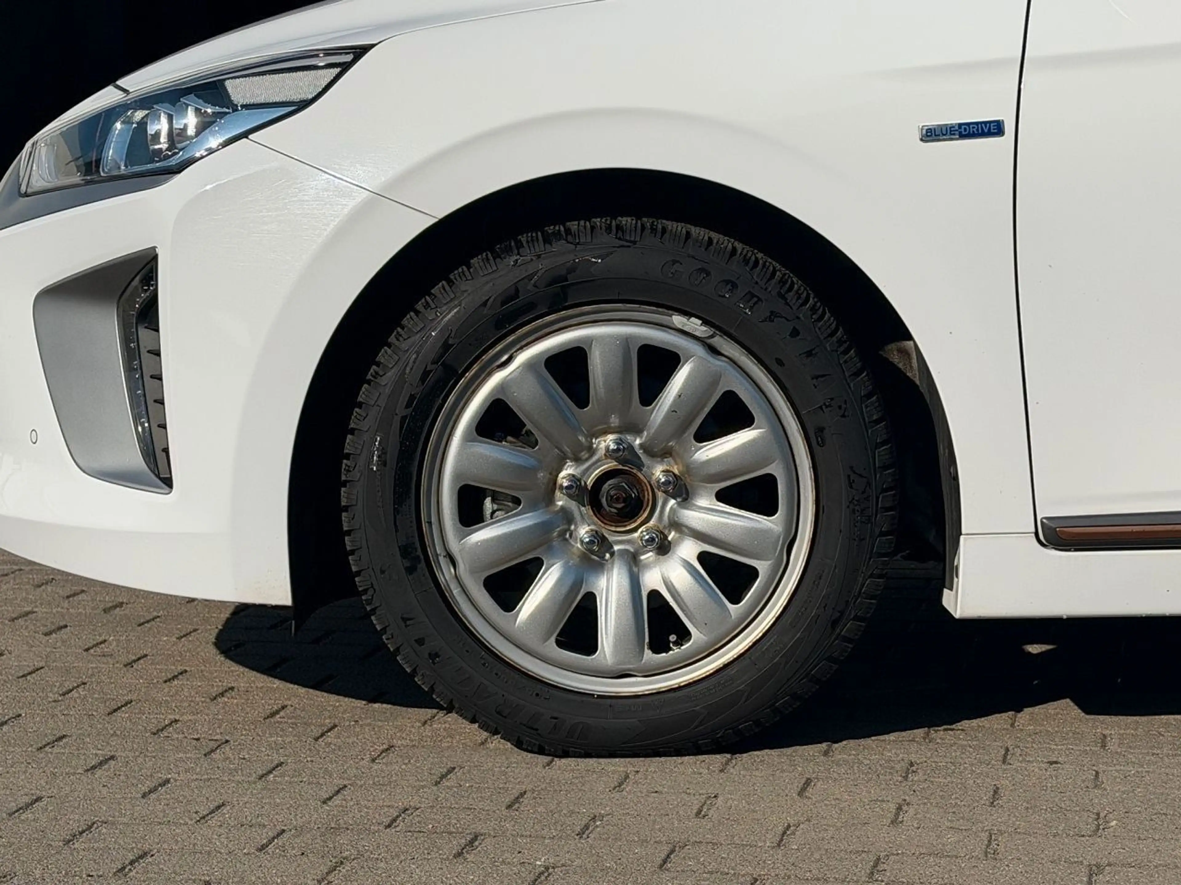 Hyundai IONIQ EV Premium *Schiebedach*Totwinkel*ACC*LED* — photo 8