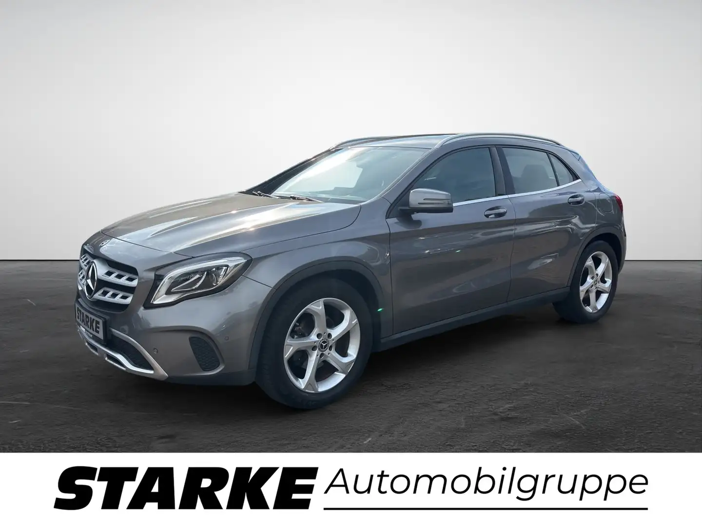 Mercedes-Benz GLA 200 Gris - 2