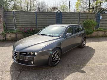 1.9 JTDM 16V Distinctive Automatik