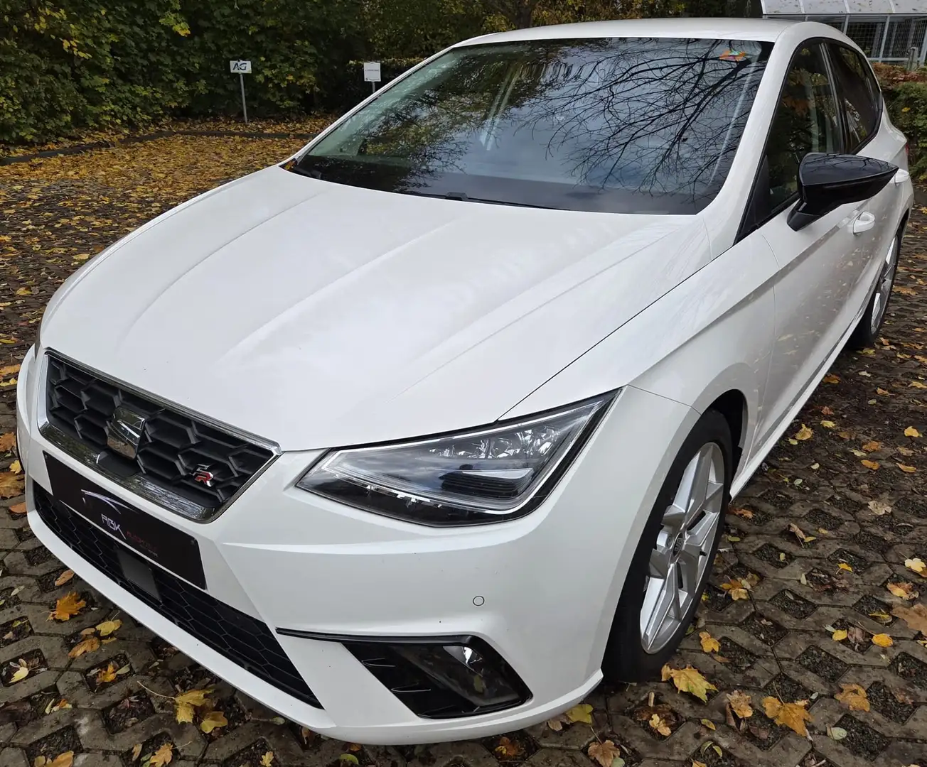 SEAT Ibiza Ibiza 1.0 TSI FR*GARANTIE 1AN*RADAR AV/ARR*CARPLAY Blanc - 1