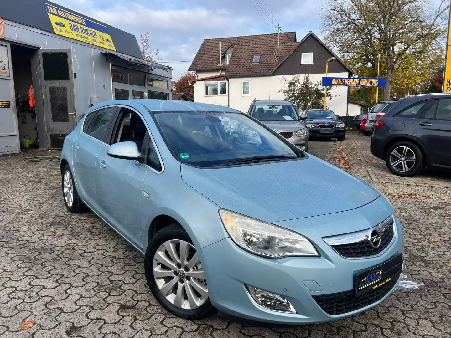 Opel Astra J Lim. 5-trg. Cosmo AUTOMATIK Blau - 1