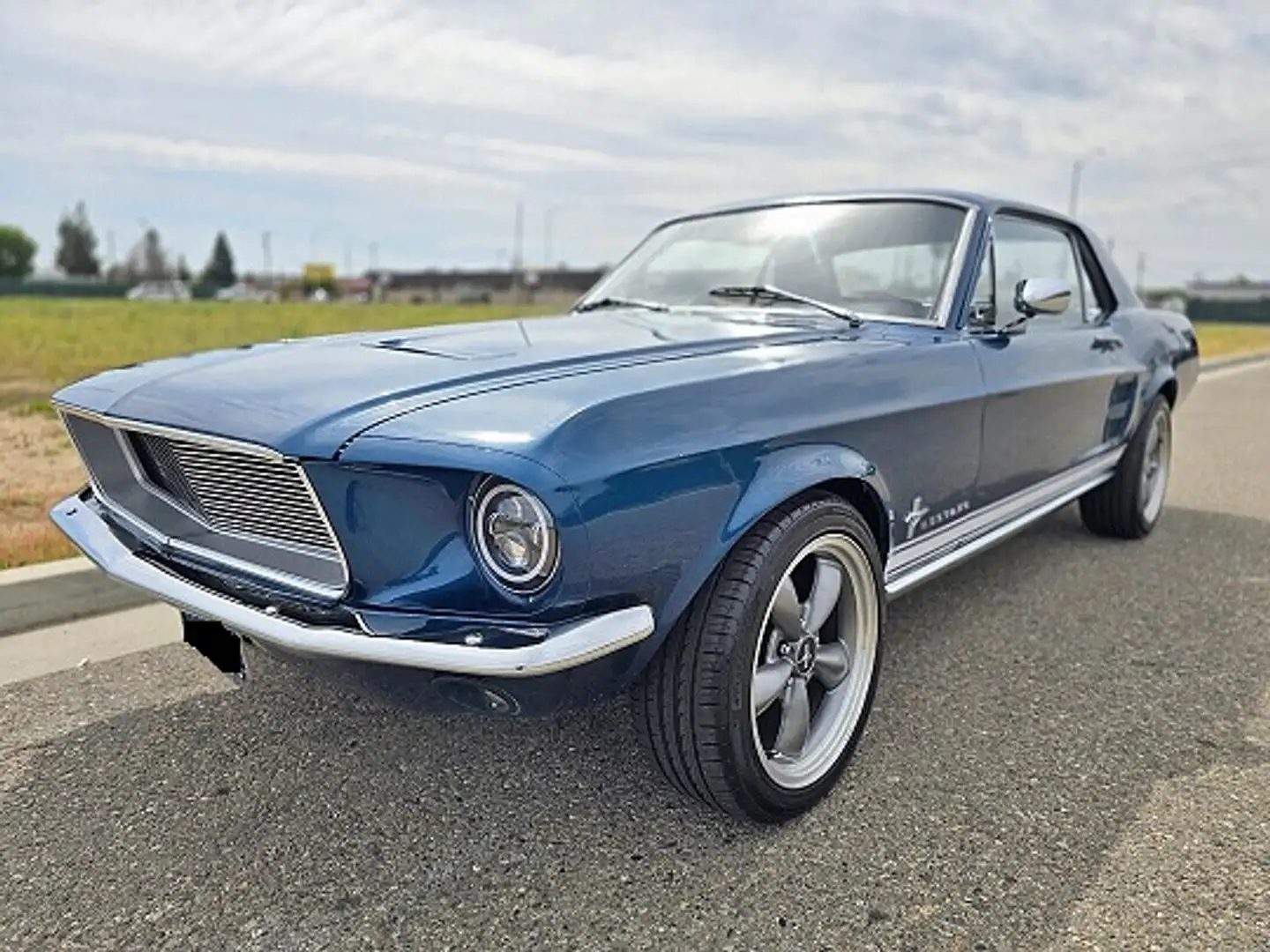 Ford Mustang RESTOMOD COUPE ACAPULCO BLUE 302 V8 - 1