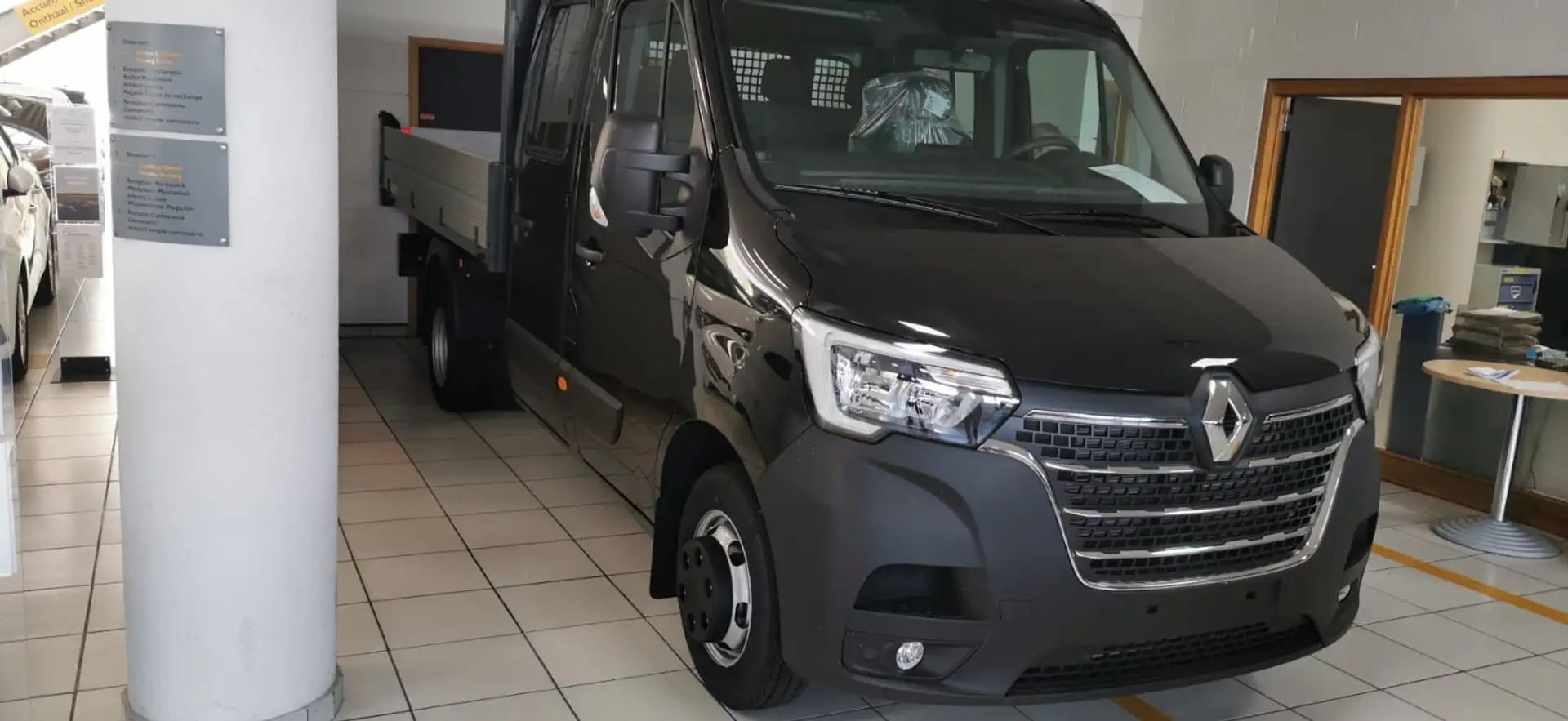 Renault Master 2.3dCi 120 L2H2 teilverglast - 1