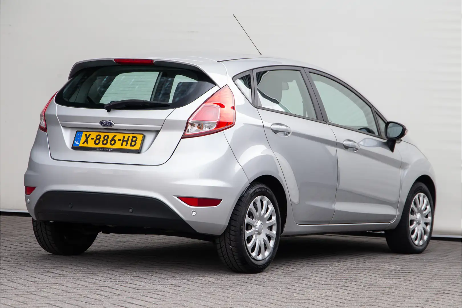 Ford Fiesta 1.0 Style Ultimate Airco, Navi, 2017 Grijs - 2