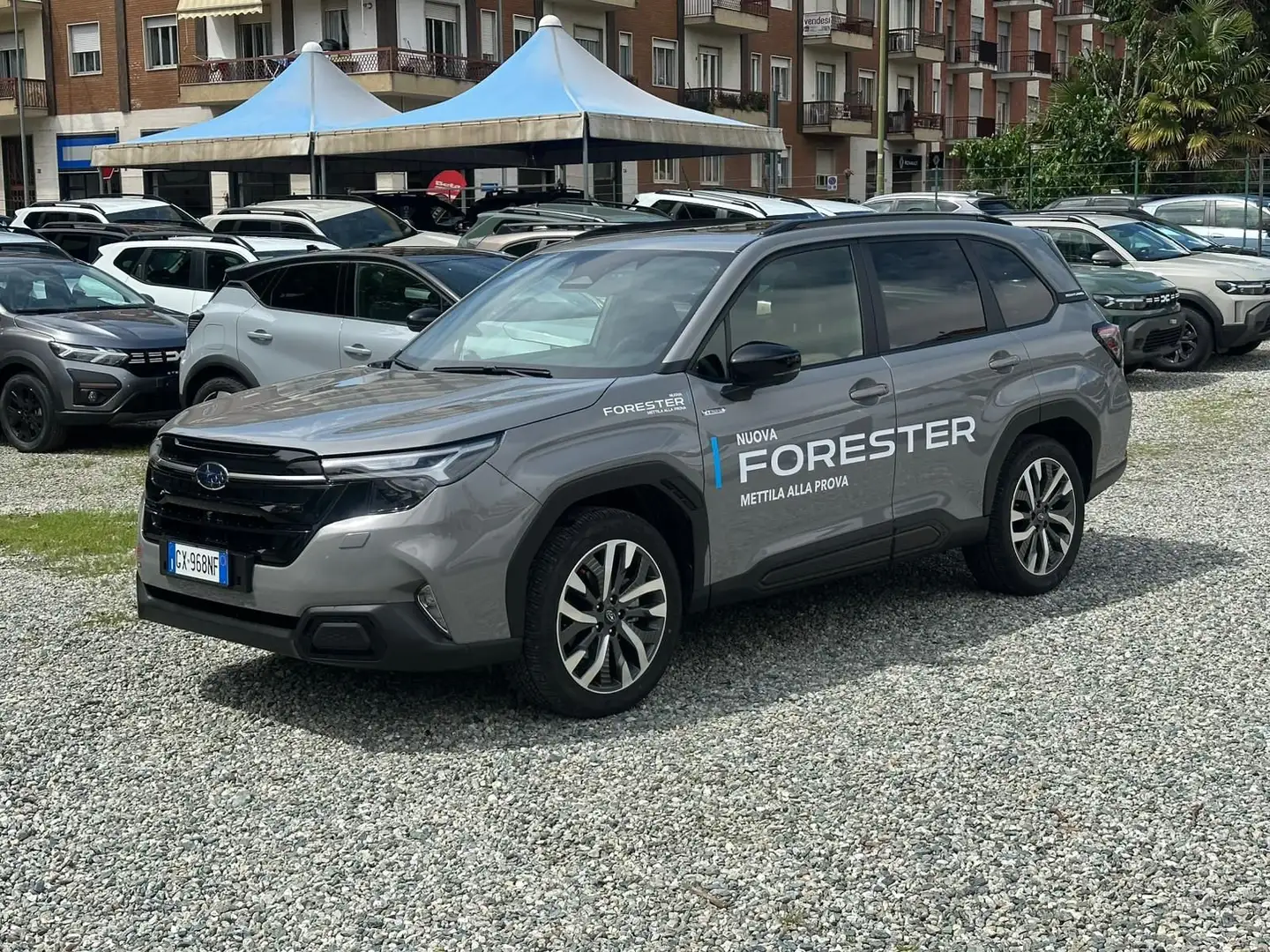 Subaru Forester 2.0 MHEV CVT Lineartronic Premium Gris - 1