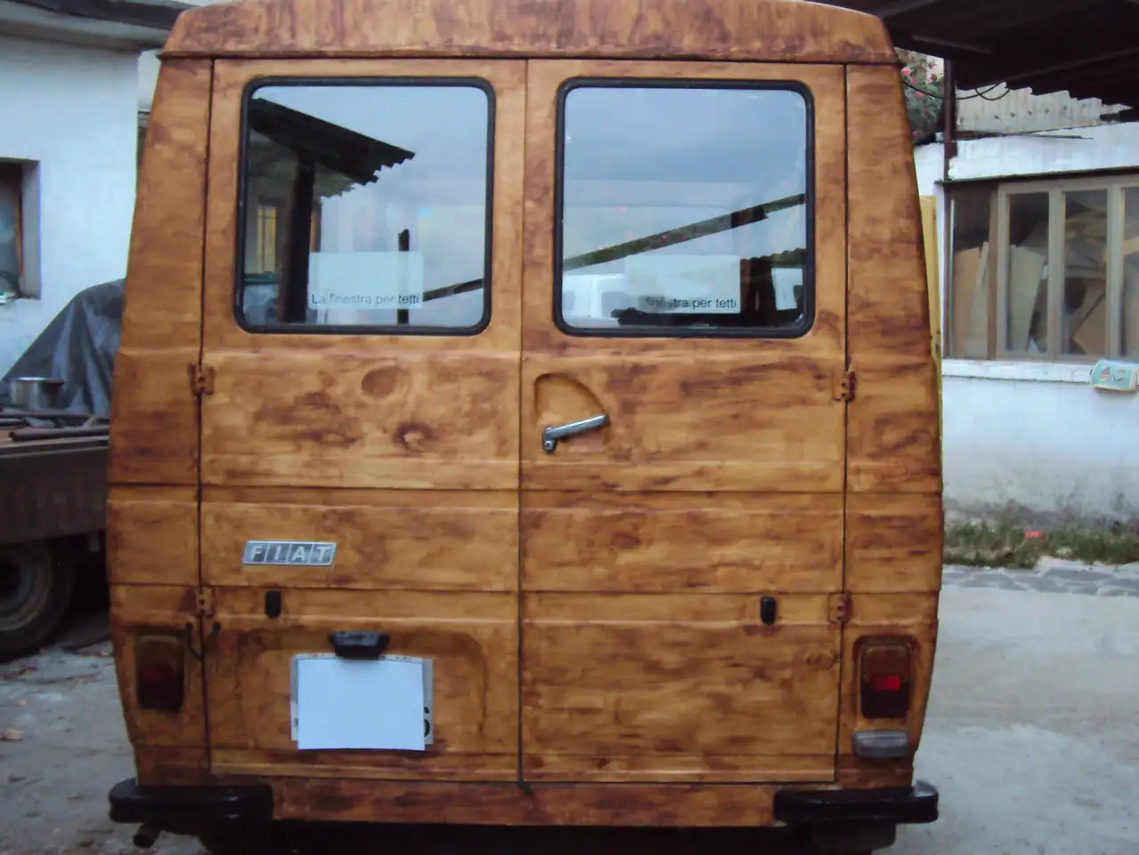 Fiat 242 negozio con 4 vetrine allestimento INTROZZI, foto 3