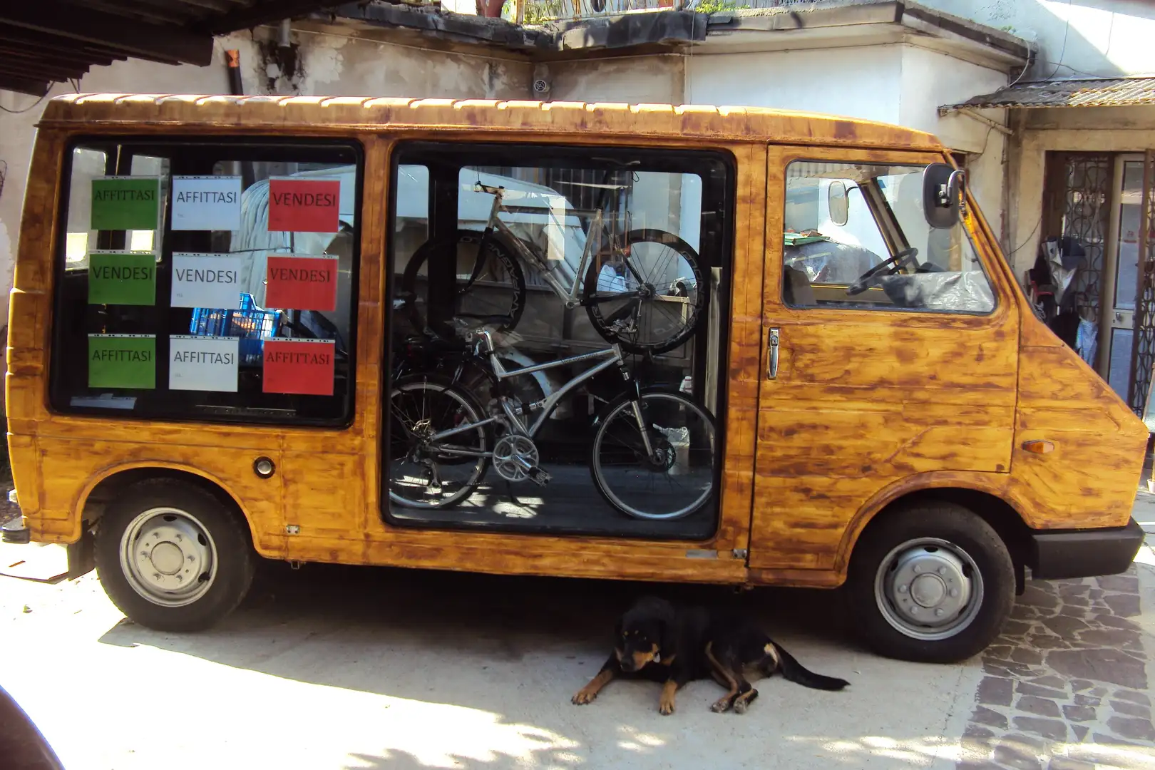 Fiat 242 negozio con 4 vetrine allestimento INTROZZI Beżowy - 1