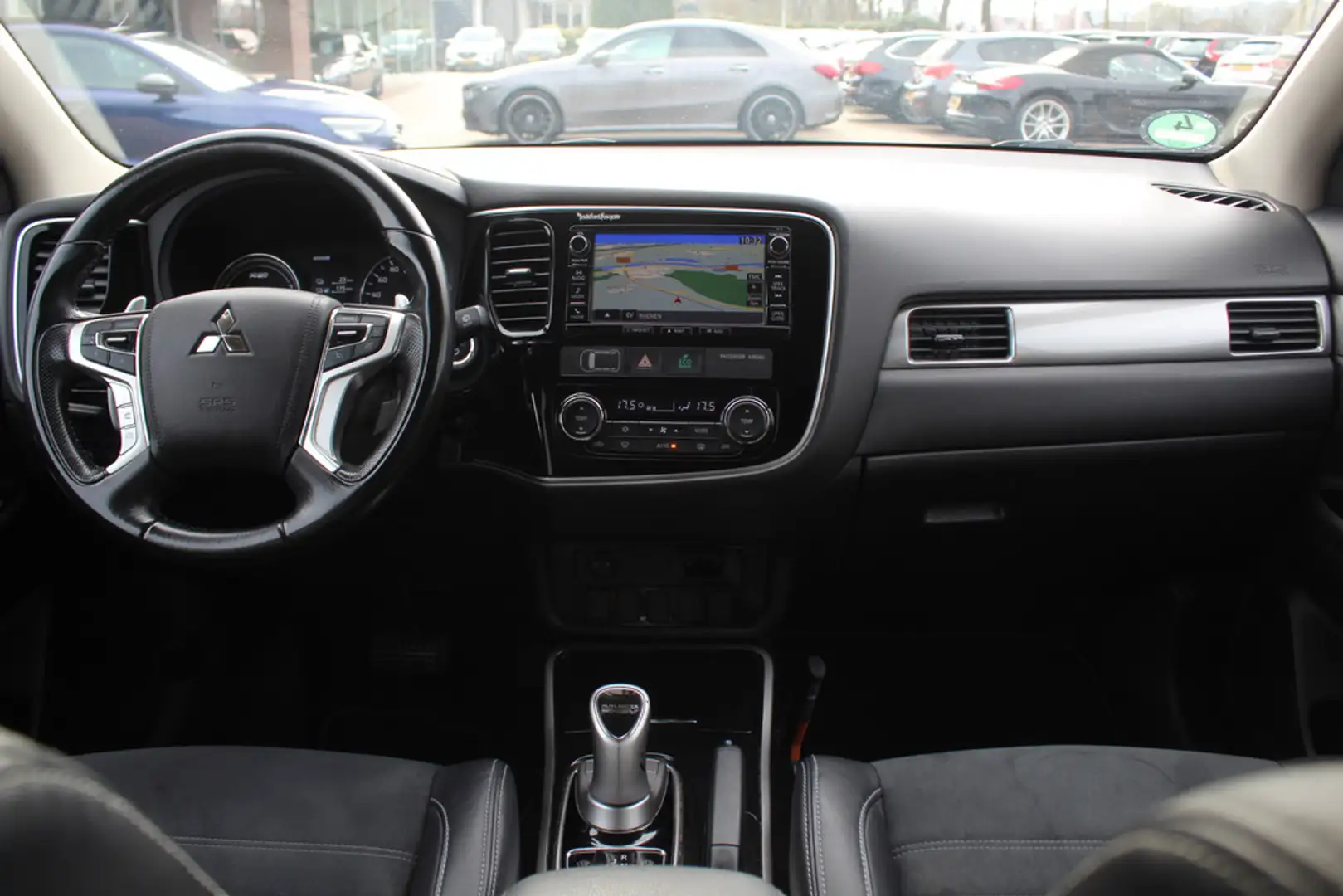 Mitsubishi Outlander 2.0 PHEV Executive Edition / Trekhaak / Camera / L Bílá - 2
