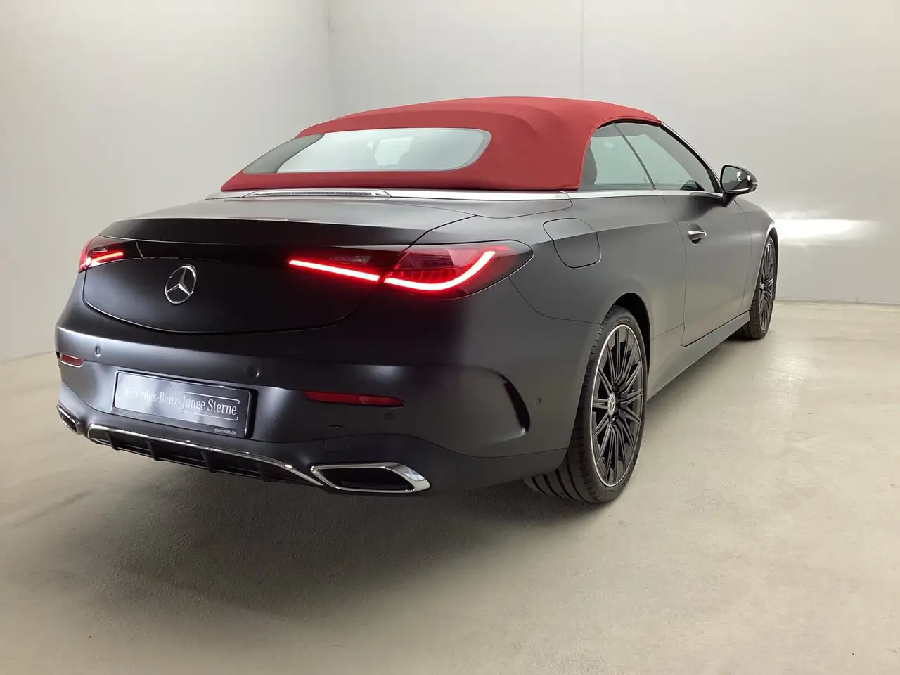Mercedes-Benz CLE 300 Cabriolet AMG Leder Rot Magno 20 Zoll Navi, миниатюра 5