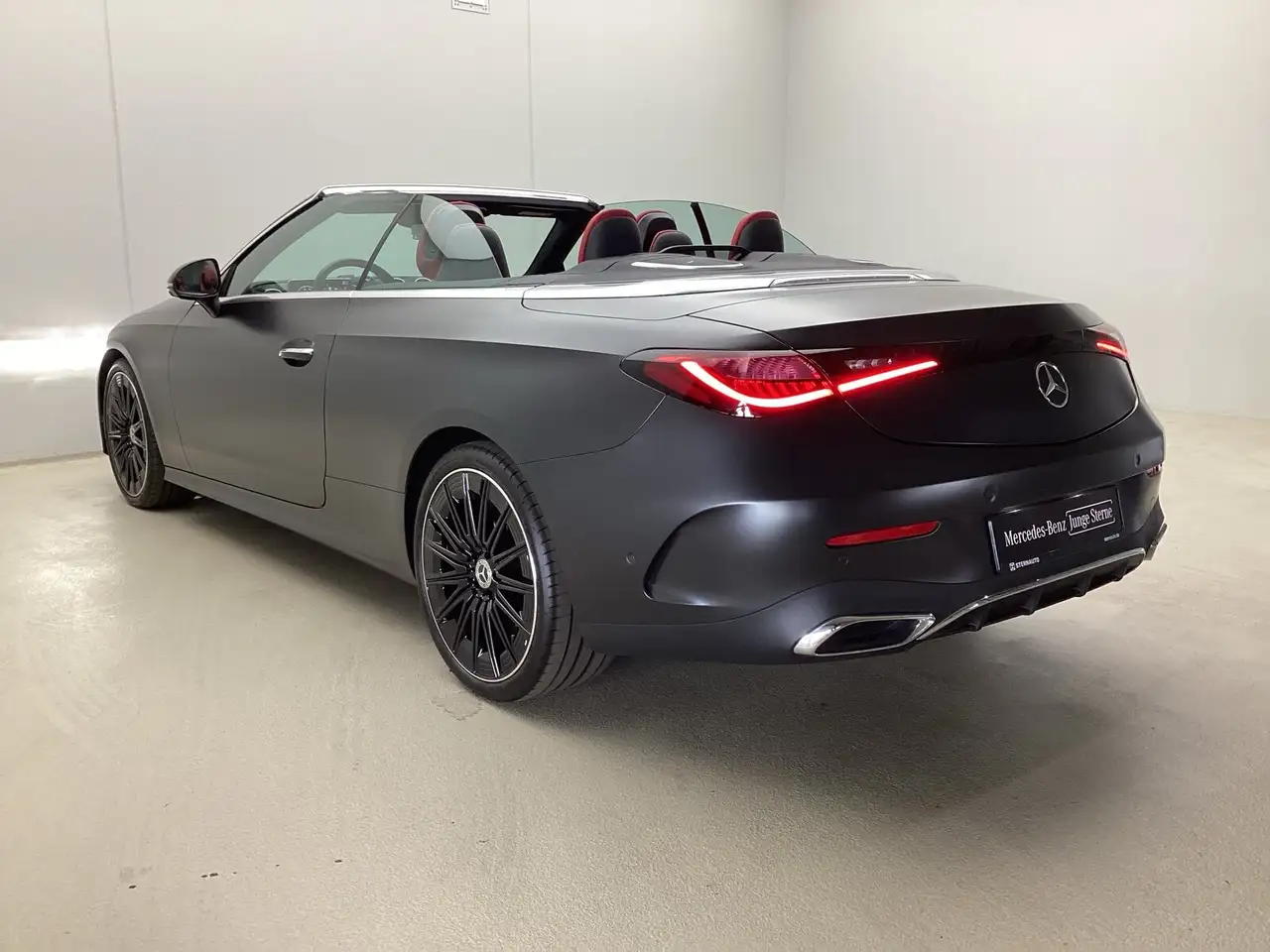 Mercedes-Benz CLE 300 Cabriolet AMG Leder Rot Magno 20 Zoll Navi, миниатюра 8