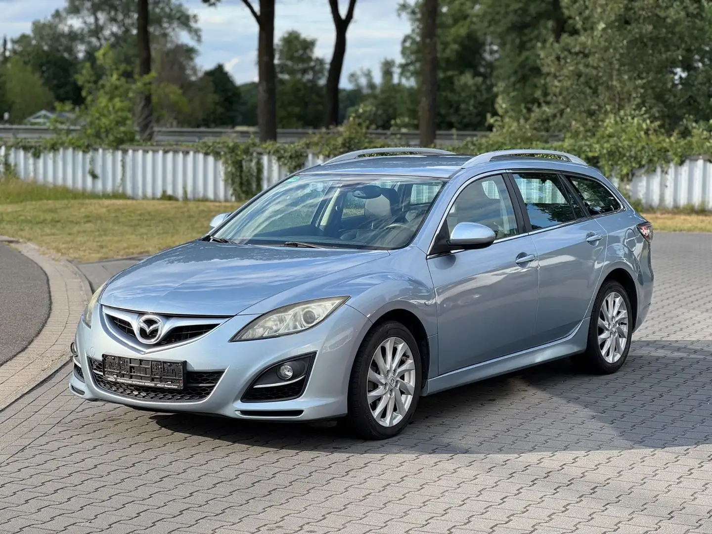 Mazda 6 Kombi 2.2 CRDT Edition 125 Klimaautomatik plava - 1