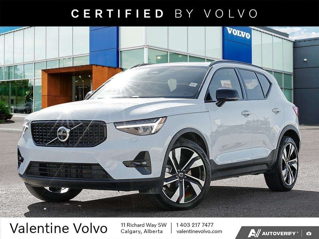 2026 Volvo XC40 Plus Dark Theme