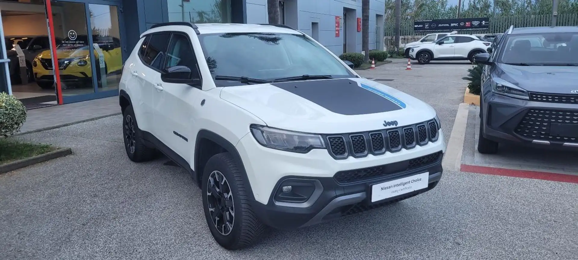 Jeep Compass 1.3 Turbo T4 240 CV PHEV AT6 4xe Trailhawk Bianco - 1