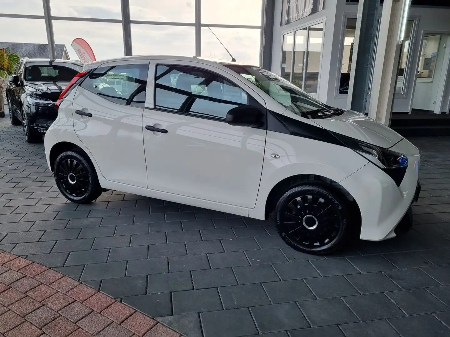Toyota Aygo AYGO X-business-Paket Білий - 2