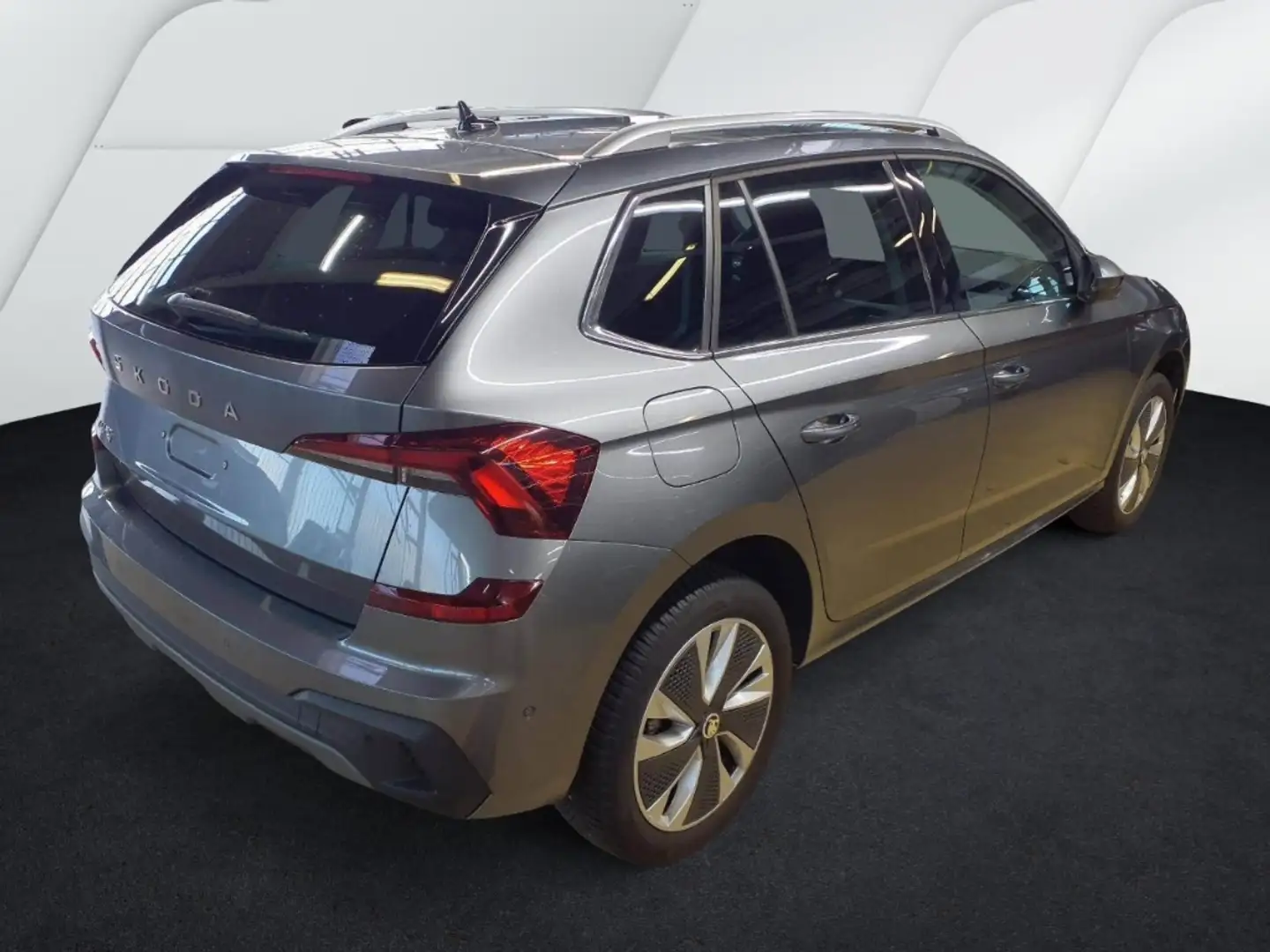 Skoda Kamiq 1.0 TSI DSG DRIVE AHK KAMERA SITZHZG VIRTUAL Grau - 2