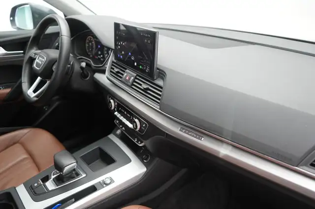Audi Q5 view 8