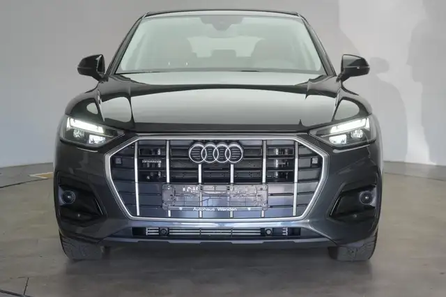Audi Q5 view 2