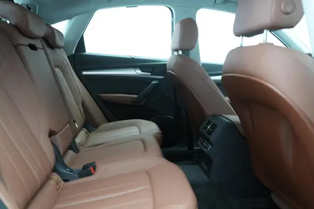 Audi Q5 view 9