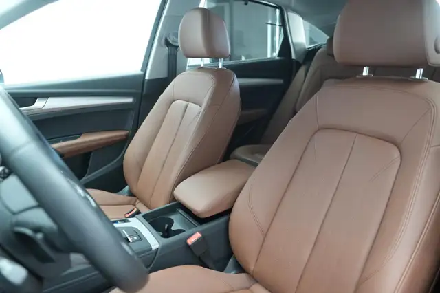 Audi Q5 view 13