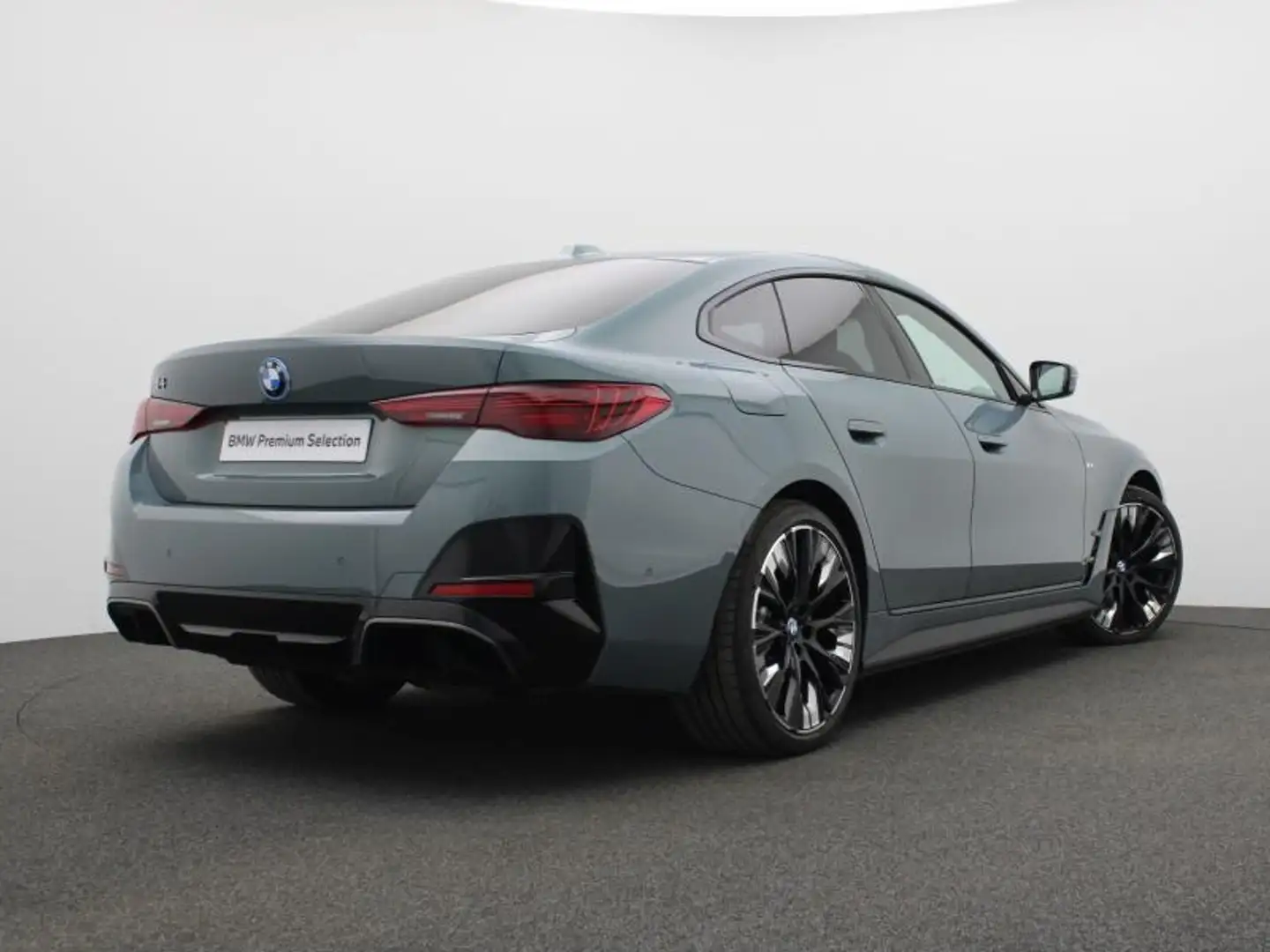 BMW i4 XDRIVE - M SPORT - INDIVIDUALL Vert - 2