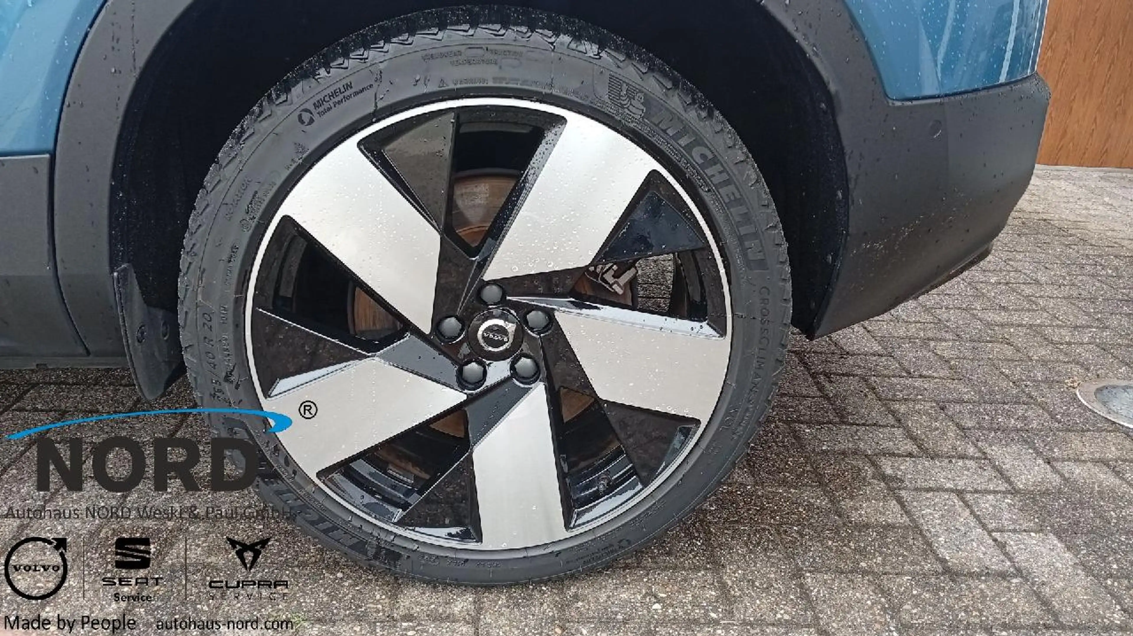 Volvo C40 Ultimate Pure Electric AWD/Memo-Sitze/20 — photo 9