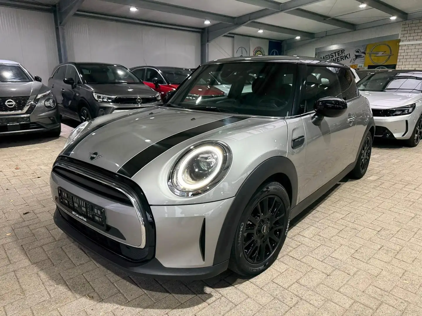 MINI Cooper 1.5 Classic Trim AUT LED RFK SHZ Keyless Silber - 1